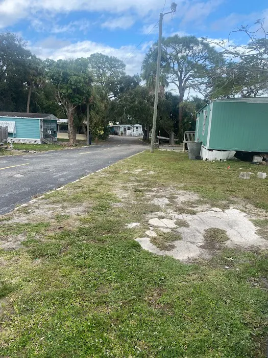 Colony Club Mobile Home Pk 3