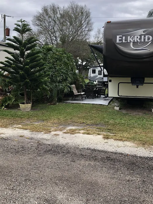 Easy Livin' RV Park 5