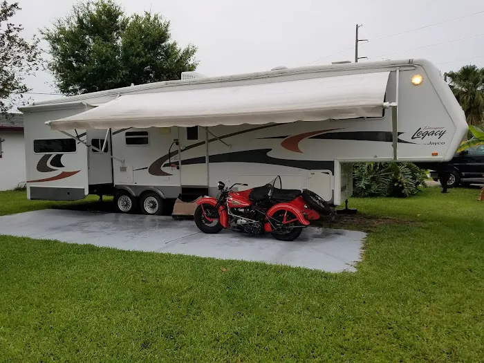 Easy Livin' RV Park 9
