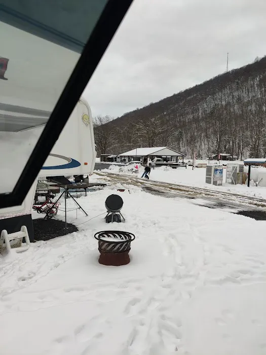 Eagle's Nest Campground 9