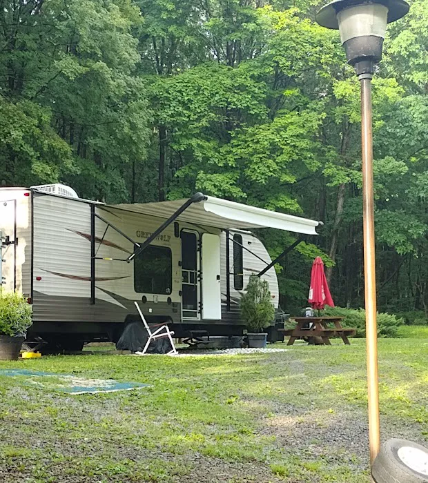 D&B Happy Campers airbandb 3