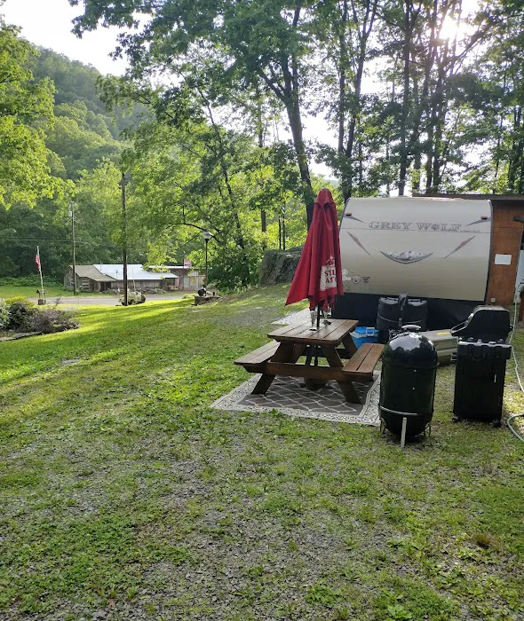 D&B Happy Campers airbandb 7