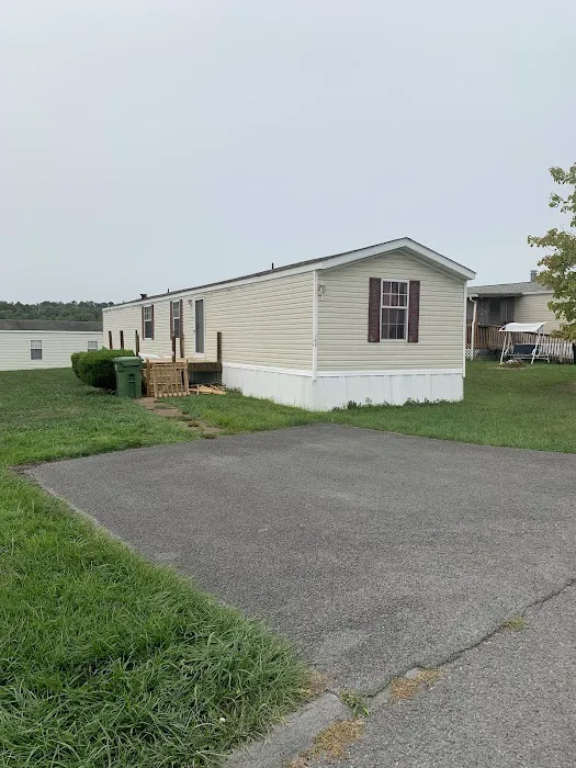 Bluegrass Village Pointe Mobile Home Park 8