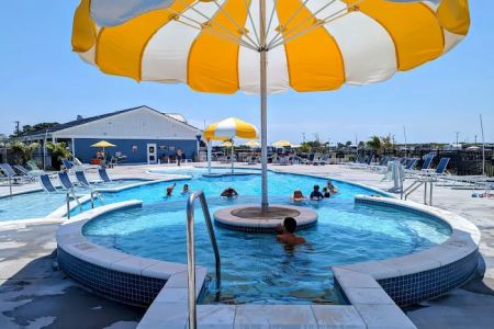 Chincoteague Bay RV Resort & Cottages