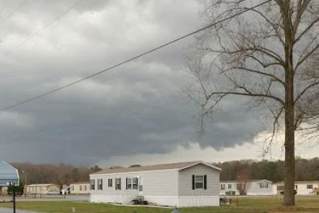 Country Living Mobile Court