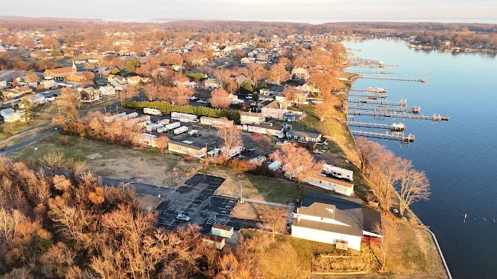 Bay Front Mobile Home Court & RV 4