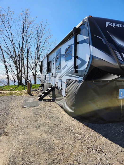 Bay Front Mobile Home Court & RV 7