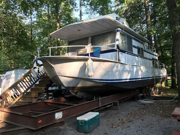 Lazy Dayz Riverfront Campground 7