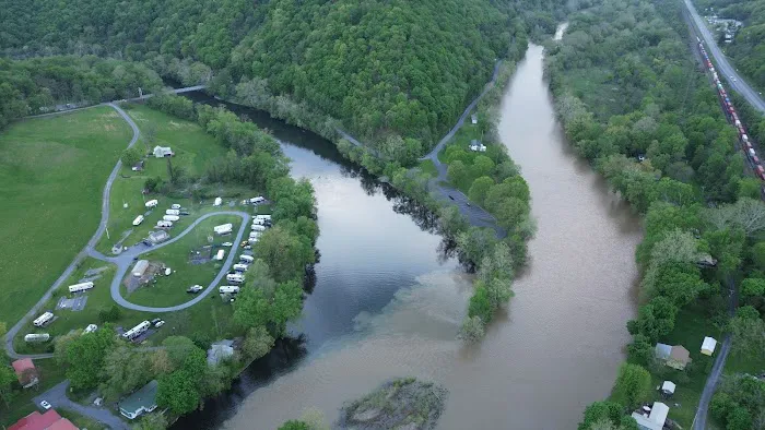 RIVERBANK CAMPGROUND AND COTTAGE RENTAL 4
