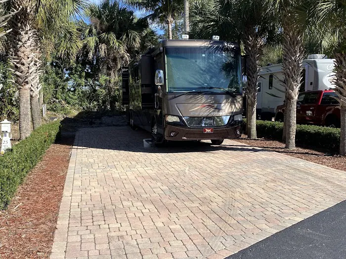 Water's Edge Motor Coach & RV Resort 9