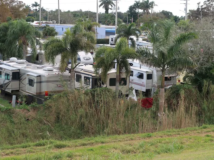Pahokee Beach RV Resort 10