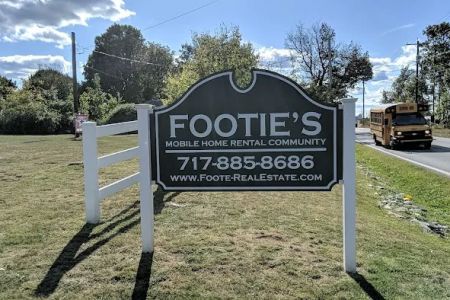 Footie's Real Estate