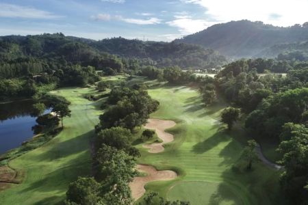 Top Destinations for Luxury Golf Vacations: Ultimate Golfing Experiences