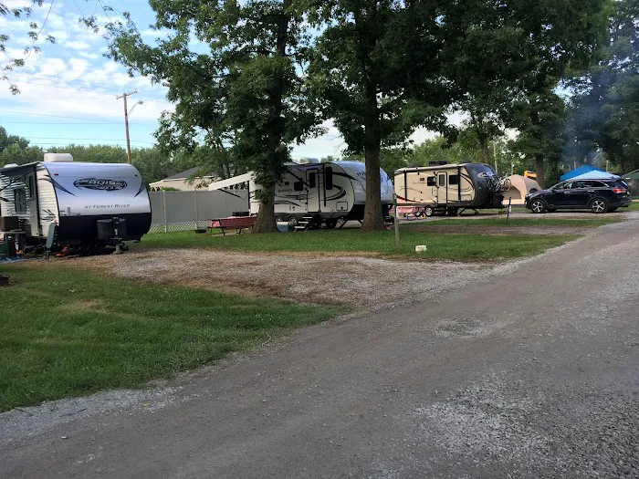 Lakeshore Camp Resort 1