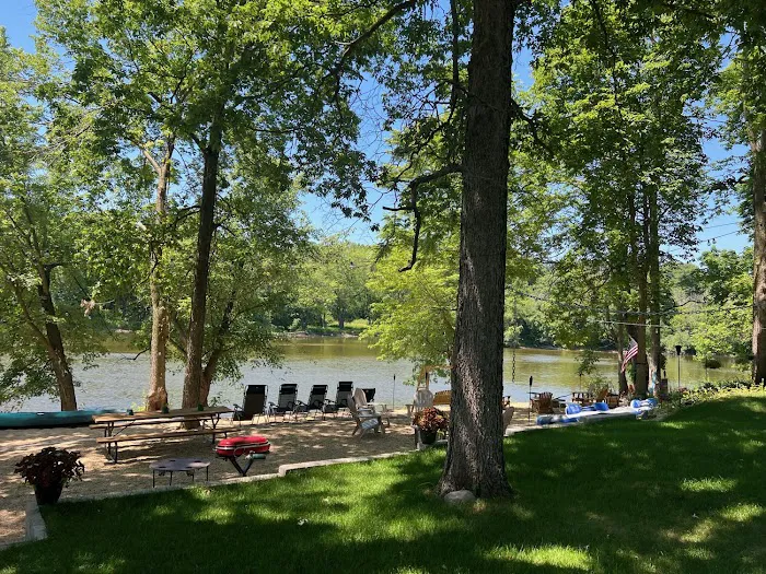 Fox Bluff Cottages & RV 5
