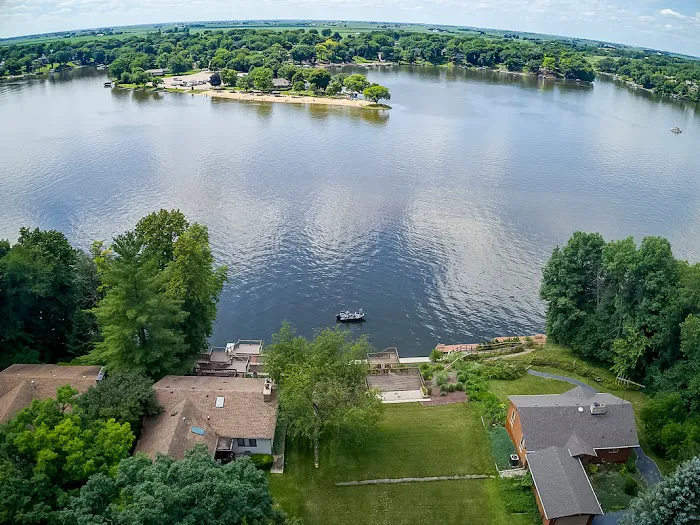 Lake Holiday 4