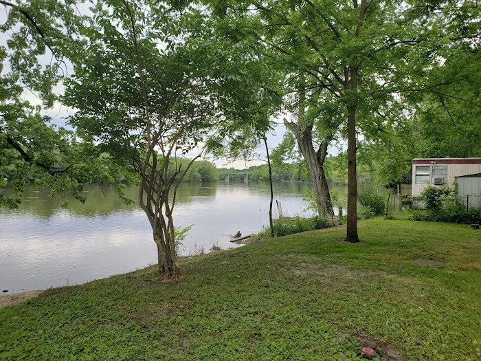 Riverview Mobile Home & 5th Wheel Travel Trailer Site Park 4