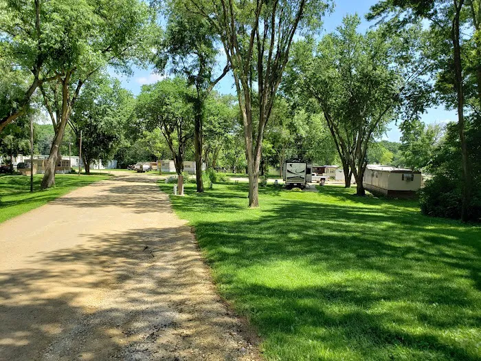 Riverview Mobile Home & 5th Wheel Travel Trailer Site Park 10