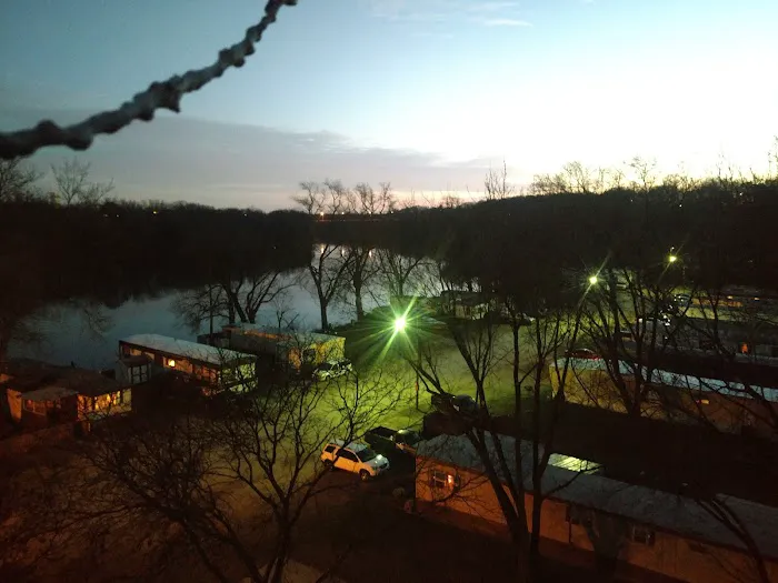 Riverview Mobile Home & 5th Wheel Travel Trailer Site Park 8