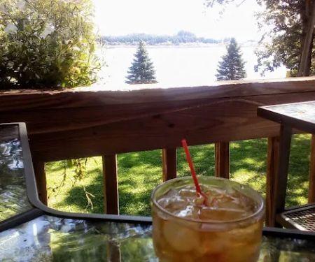Snug Harbor Inn