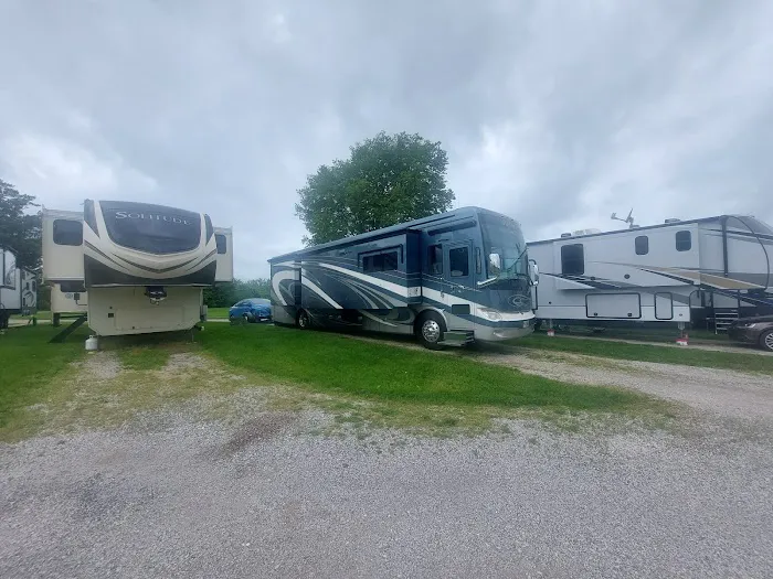 Tin Cup RV Park - Mahomet, Illinois 8