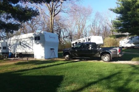 Tin Cup RV Park - Mahomet, Illinois