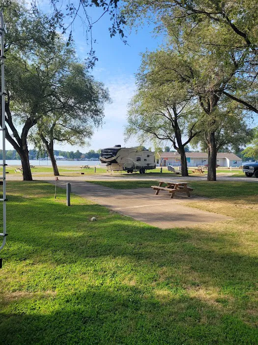 White Oaks on the Lake RV Resort 6