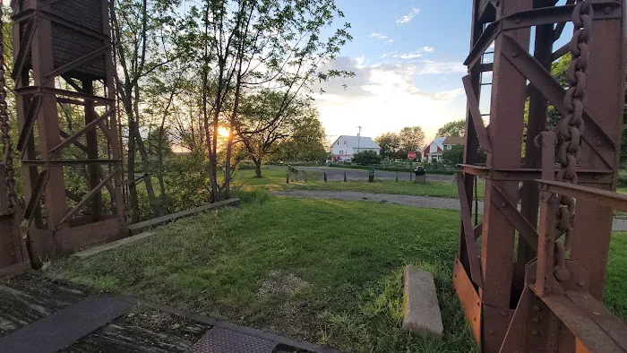 Lock 22 Camping 4