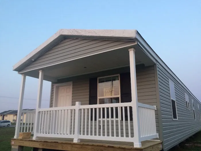 Colonial Court Mobile Home Park & Colonial Home Sales 3