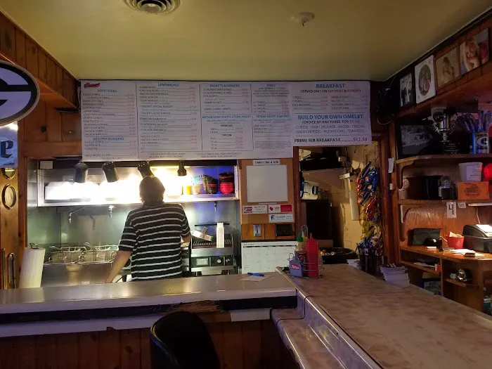 Trader's Bar and Grill Island Campground 7