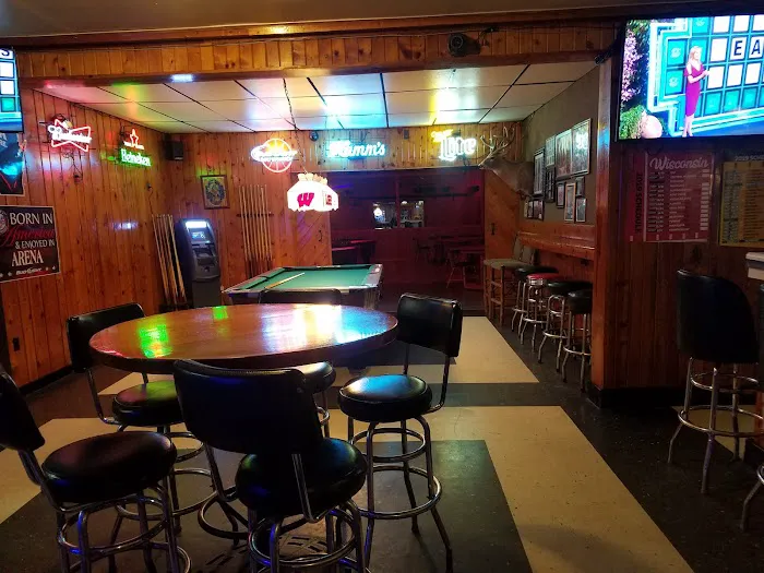 Trader's Bar and Grill Island Campground 4