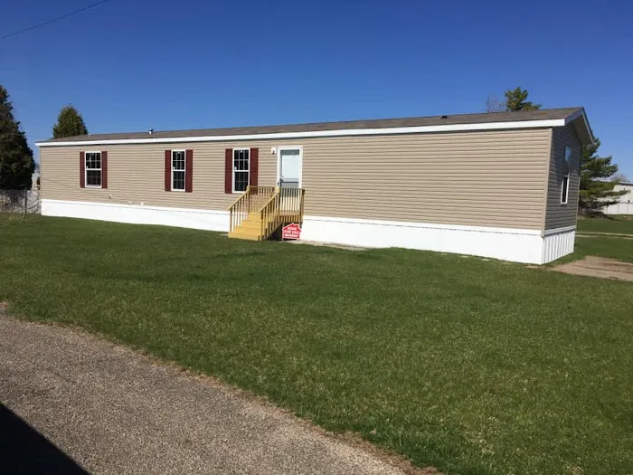 Country Club Crossing Mobile Home Community 3