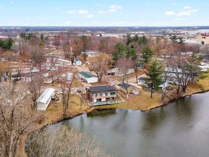Deluxe Lake Estates Manufactured Home Community 8