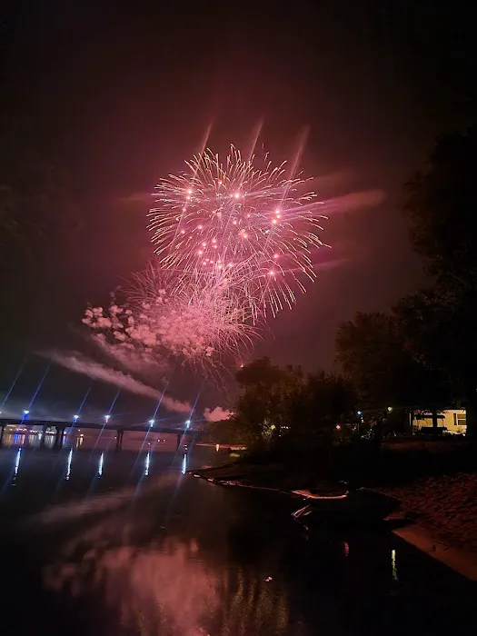Buddy's River Resort 2