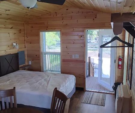 Galesburg East / Knoxville, IL KOA Holiday