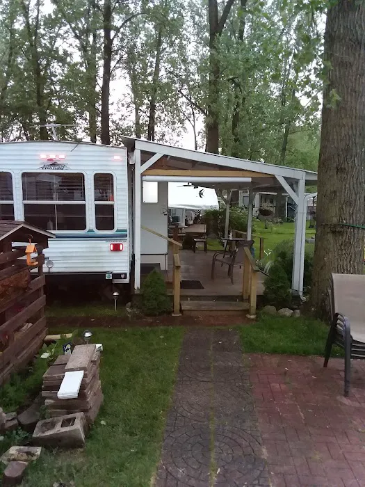 JT'S Lakeside Campground 6
