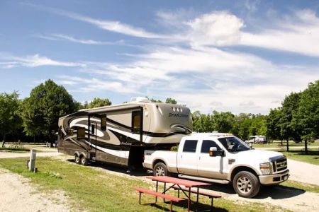 Elkhart Co. / Middlebury KOA Holiday
