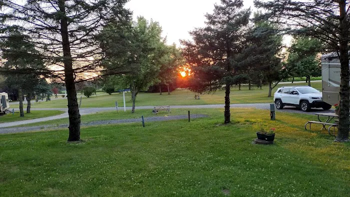 Shipshewana North Park Amish Log Cabin Lodging & Campground 5