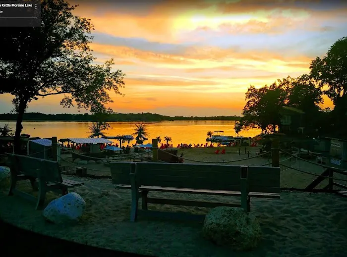 Tiki Beach Resort Rentals on Kettle Moraine Lake 3
