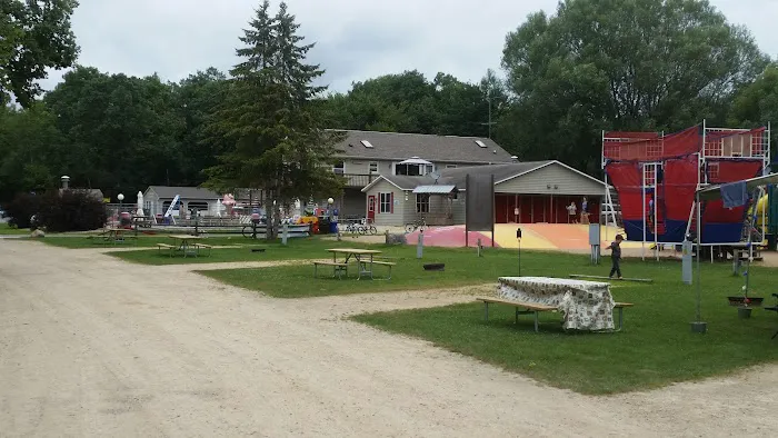 Baraboo RV Resort By Rjourney 9