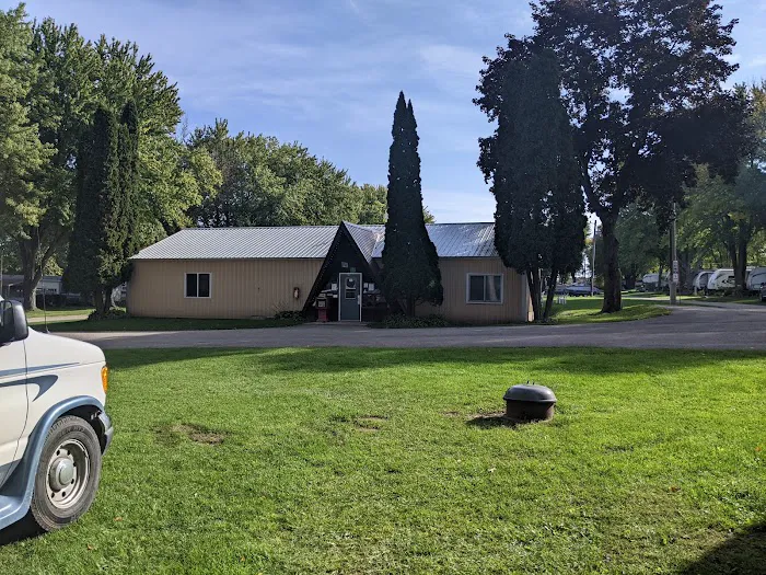 Shady Oaks Trailer Park & Campground 3