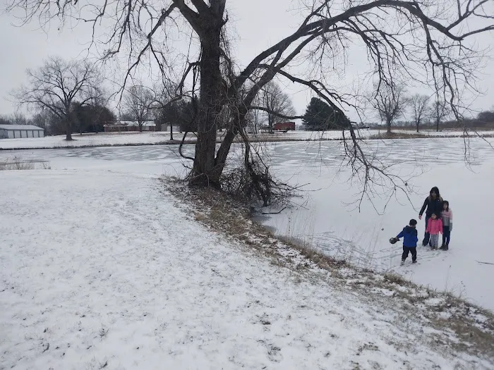 Hilltop Pointe Mobile Home Park Picture 3