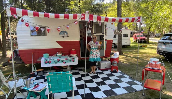 Buffalo Lake Camping Resort 7