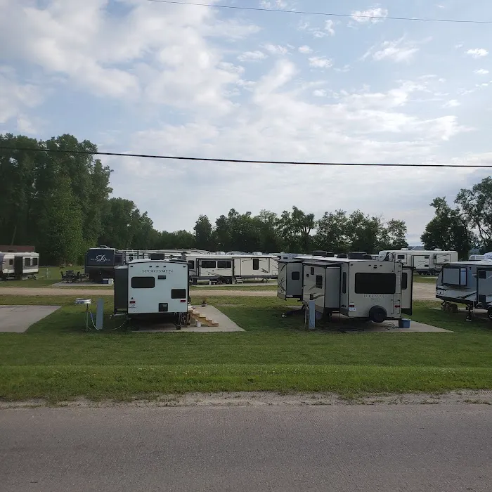 Great River Road RV Campground 6