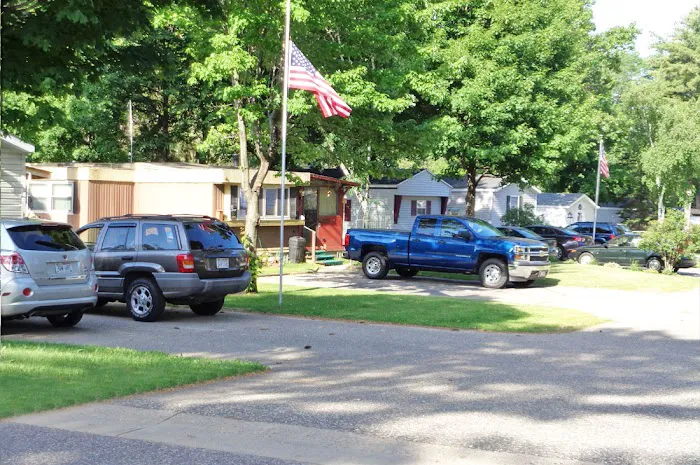 Red's Mobile Home Court 6