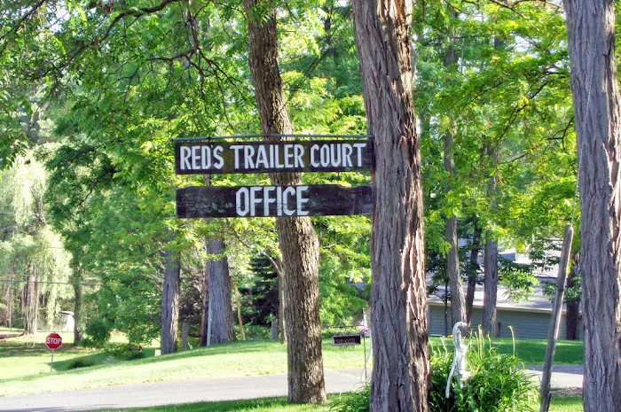 Red's Mobile Home Court 5