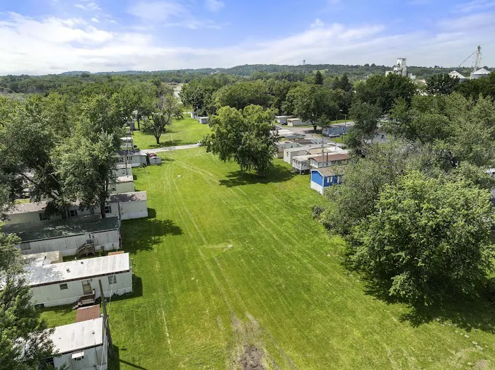 Iowa River Mobile Home Community 7