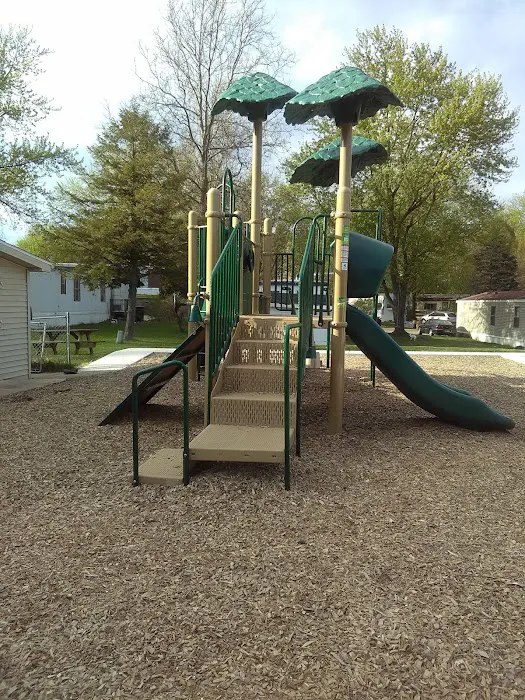 Colonial Manor Manufactured Home Community 8