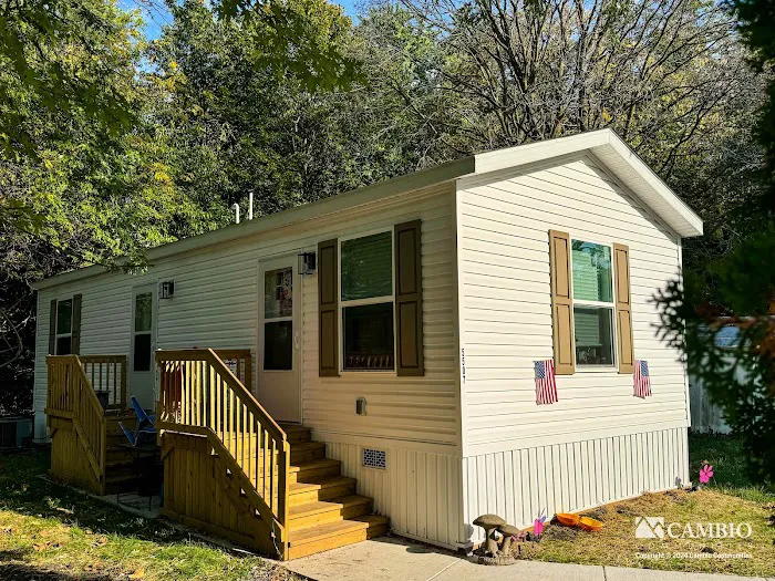 Colonial Manor Manufactured Home Community 10