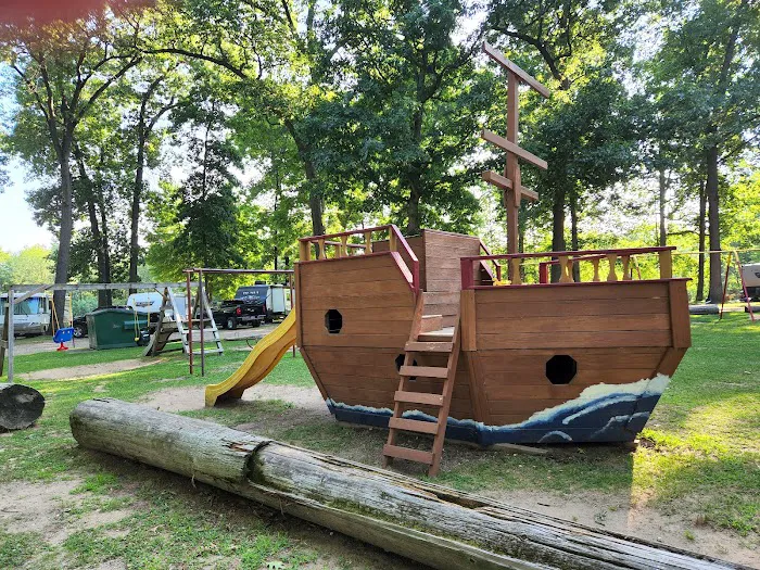 Oak Shores Resort Campground 6